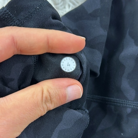 Lululemon Align Crop *21" Sequoia Camo Print Deep Coal Black - Picture 6 of 6